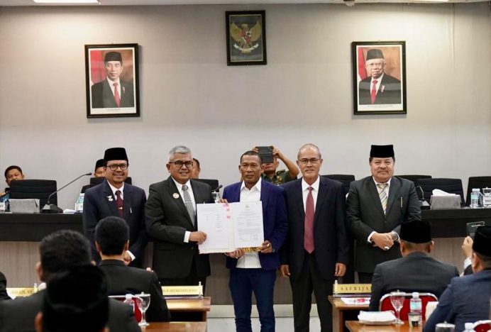 Pj Gubernur Aceh Serahkan Rancangan KUA PPAS 2025 ke DPRA
