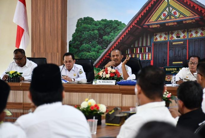 Pj Walikota Ade Surya Pimpin Rakor Perdana SKPK Banda Aceh