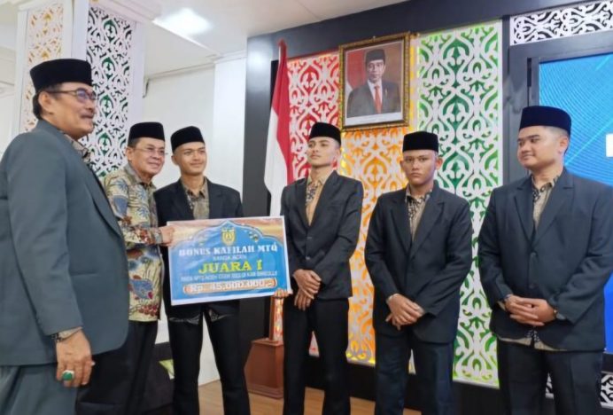 Pemko Tunaikan Bonus Umrah bagi 12 Qari/Qariah Kota Banda Aceh Juara MTQ Aceh 2023