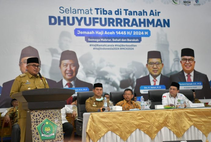 Pj Gubernur Bustami Sambut Kepulangan Kloter Terakhir Jamaah Haji Aceh