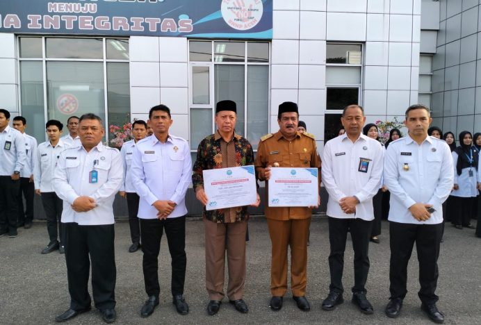 Dua Gampong Binaan BNNK Banda Aceh Terima Penghargaan BNN RI