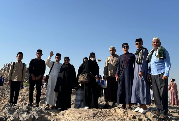 Jamaah Umrah Qari/Qariah Banda Aceh Ziarah ke Jabal Uhud di Madinah