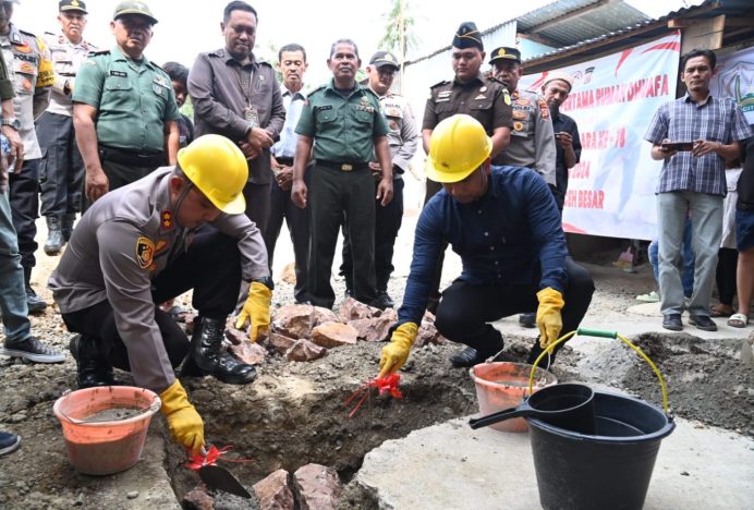 Plt Kadis Sosial Aceh Besar Lakukan Peletakan Batu Pertama Rumah Dhuafa di Montasik