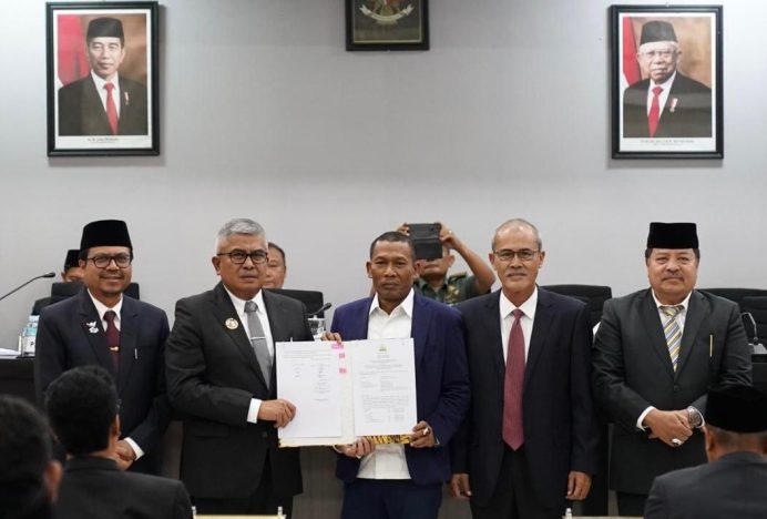 Pj Gubernur Aceh Serahkan Rancangan KUA PPAS 2025 ke DPRA