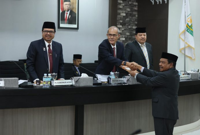 Seluruh Fraksi DPRA Setujui Ranqan Pertanggungjawaban APBA 2023 Diqanunkan