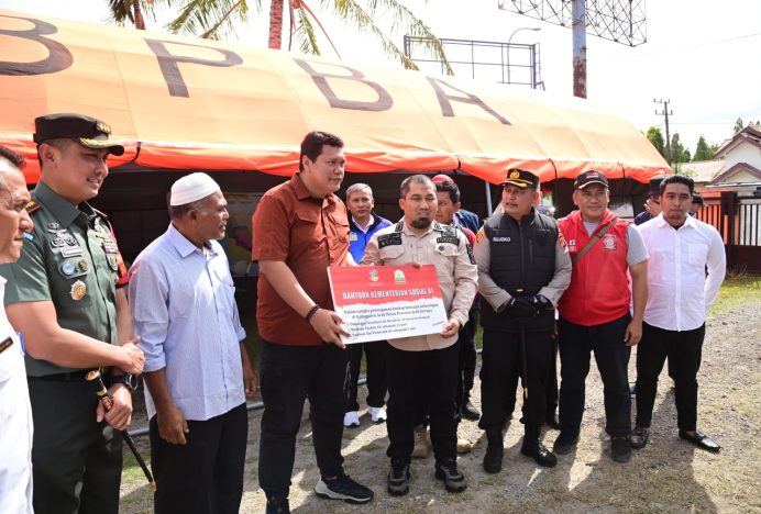 Pj Bupati Aceh Besar Terima Bantuan Penanganan Kekeringan dari Kemensos RI