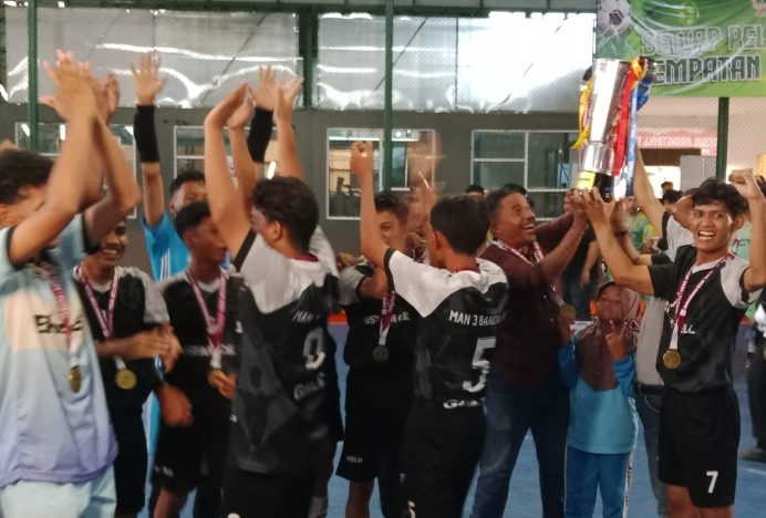 MAN 3 Banda Aceh Juara I Turnamen Futsal AMANAH CUP 2024