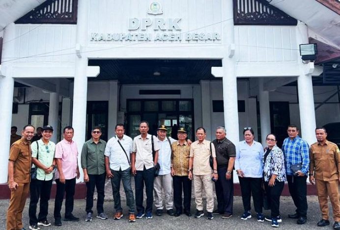 DPRK Aceh Besar Terima Kunjungan DPRD Simalungun dan Bahas Peraturan Dewan dan Kode Etik