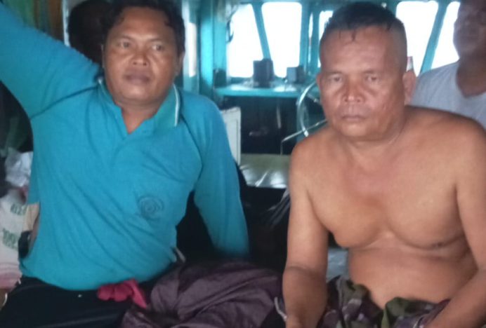 Dua Nelayan Tradisional Kampung Kilangan Singkil Terapung di Lautan Akibat diterjang Cuaca Buruk