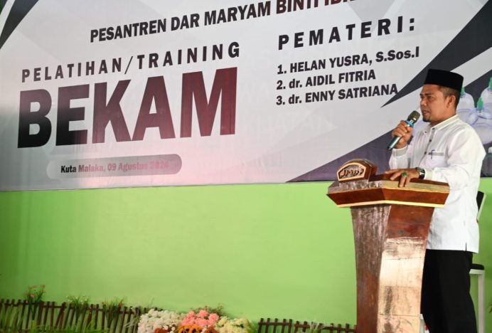 Kadisdik Dayah Aceh Besar Buka Pelatihan Bekam untuk Santriwati di Ponpes Dar Maryam Binti Ibrahim