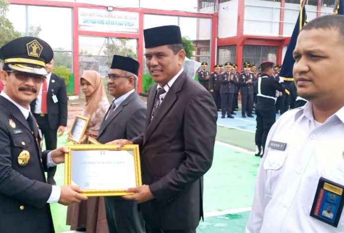 Pemkab Pidie Terima Penghargaan Kemenkumham