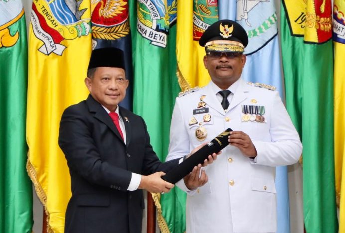 Mendagri Lantik Safrizal Jadi Pj Gubernur Aceh, Sampaikan Terima Kasih Atas Pengabdian Bustami