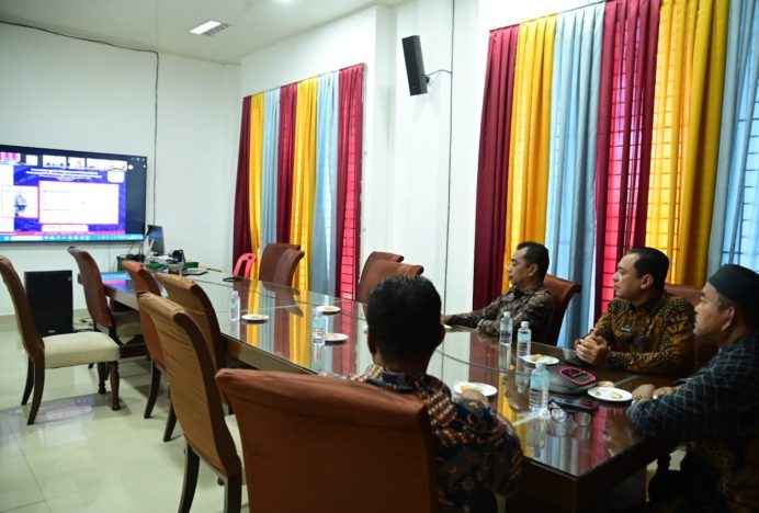 Assisten II Ikuti Zoom Meeting PKS BUMN dan BUMD Sektor Penambangan dan Pengelolaan Sampah