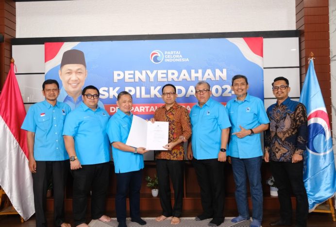 Anis Matta Serahkan SK untuk Musanif dan Sanusi Hasyim sebagai Cabup dan Wabup Aceh Besar