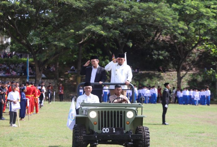 Pj Bupati Aceh Besar Pimpin Apel Tahunan 2024 Pesantren Tgk Chiek Oemar Diyan