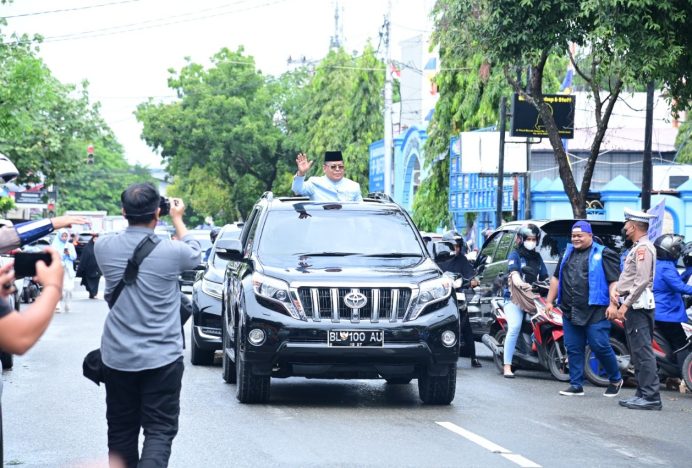 Ribuan Warga Padati Deklarasi Pasangan AMIN untuk Pilkada Banda Aceh 2024