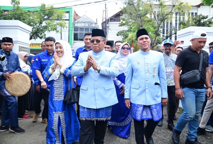 Pasangan Aminullah-Isnaini Daftar ke KIP Kota Banda Aceh