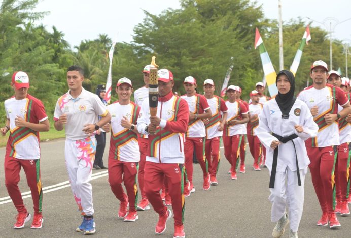 Tiba di Aceh Jaya, Api PON XXI Disambut Bupati, Forkopimda dan Masyarakat