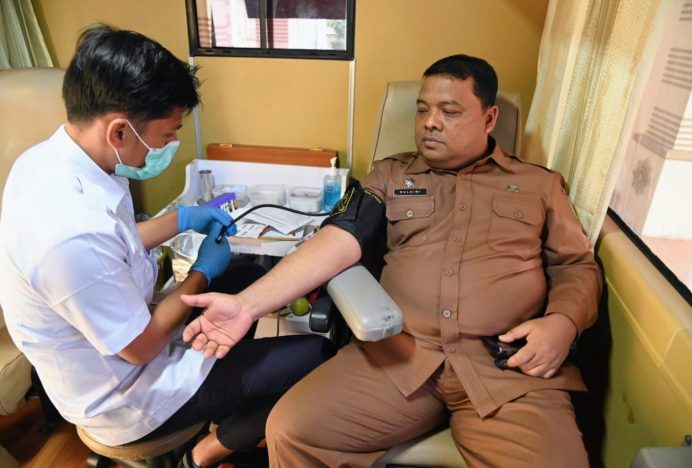 Pemkab Aceh Besar Gelar Donor Darah dan Pemeriksaan Spesialistik