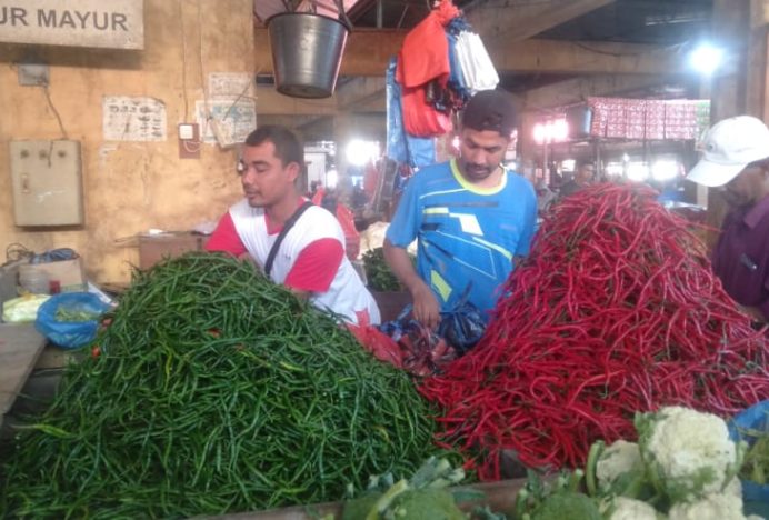 Harga Cabai Merah di Pasar Induk Lambaro Turun Lagi