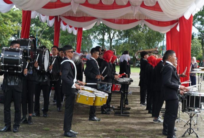 Aubade SMAN 2 Unggul Ali Hasjmy Semarakkan HUT ke-79 RI di Kota Jantho