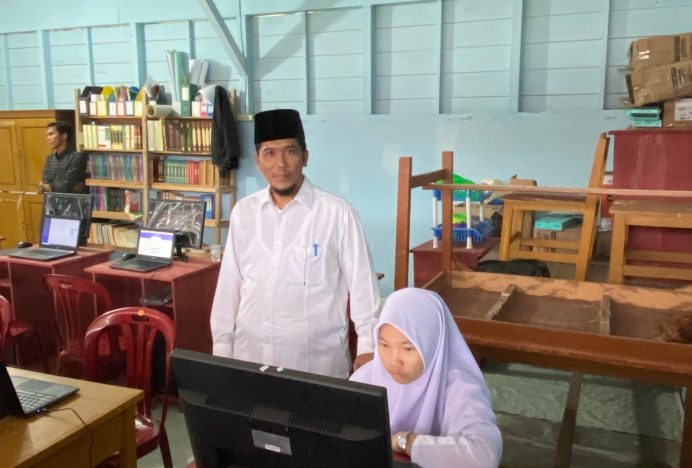 Pantau Langsung Pelaksanaan ANBK MADRASAH Tahun 2024, Ini Harapan Kakankemenag Aceh Singkil