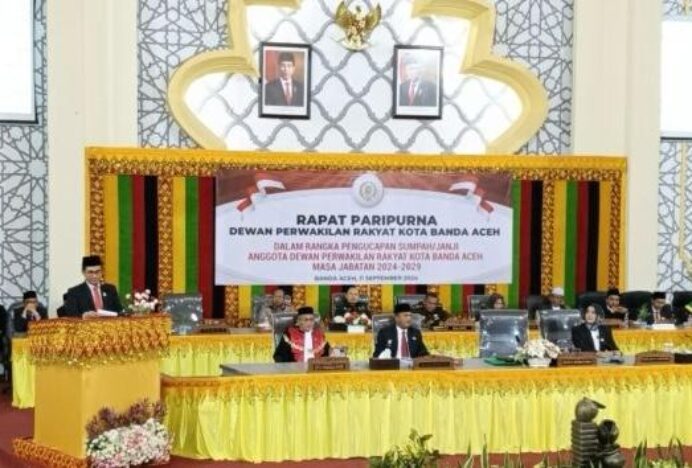 Irwansyah dan Efiaty Pimpinan Sementara DPRK Banda Aceh