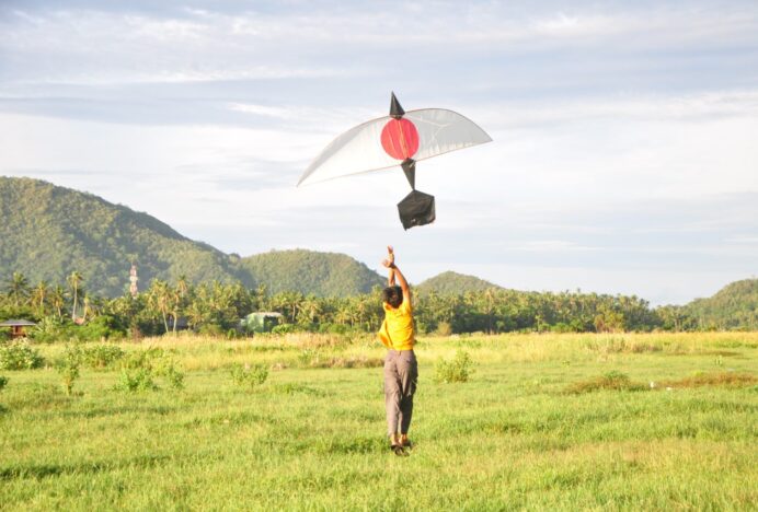 Sempat Tertunda, Lomba Layang Tunang di Lamlhom Tetap Meriah