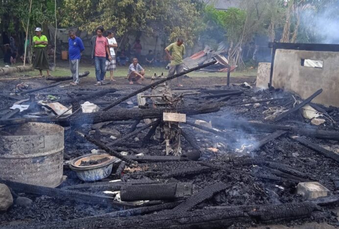 Kebakaran Hebat Hanguskan Rumah di Ujung Mesjid LP Seulimuem