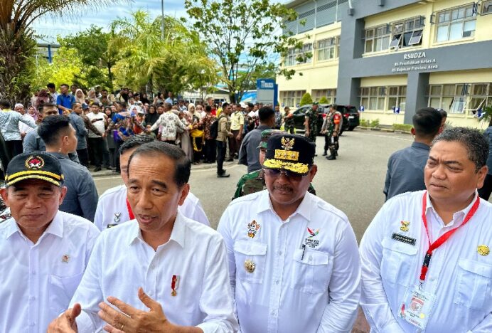 Pj Gubernur Aceh Dampingi Presiden Jokowi Tinjau RSUDZA