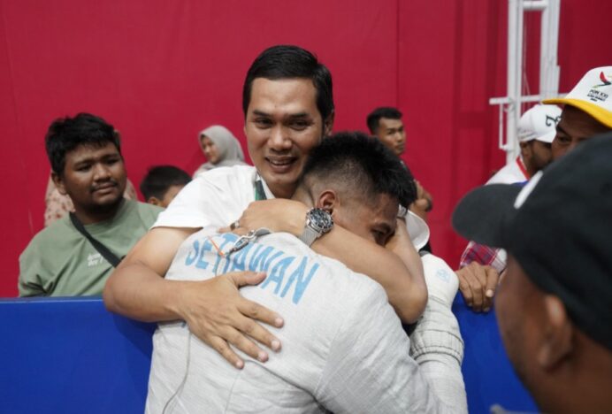 Nomor Sabel Anggar Aceh Catat Sejarah, Raih Emas Pertama di PON