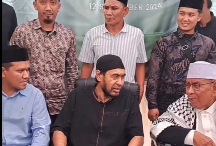 Cinta Ulama dan Dayah, Mualem-Dek Fad Silaturrahmi Tanpa Batas
