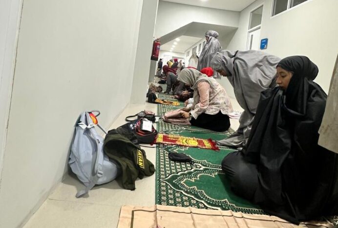 PON XXI Dihelat, Shalat Tetap Tak Boleh Lewatkan