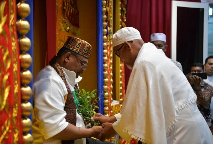 Pj Gubernur Safrizal Dipeusijuek Abon Cot Tarom di Pendopo Bireuen