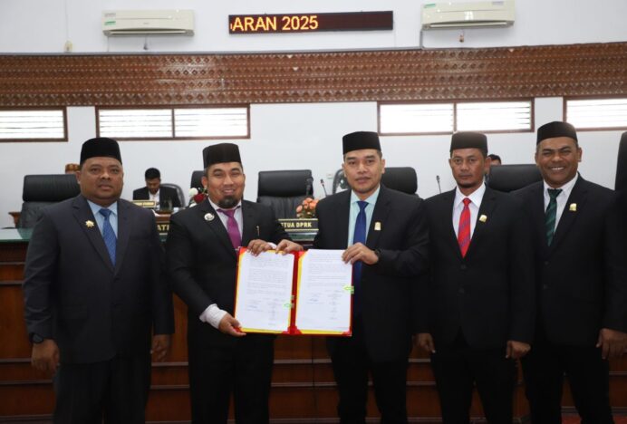 Pj Bupati Aceh Besar Tandatangani Nota Kesepakatan KUA-PPAS APBK 2025