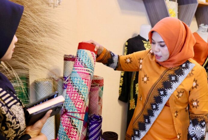 Pj Ketua Dekranasda Safriati: Dinas Terkait adalah Jembatan Pemasaran dan Pembinaan UMKM