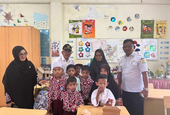 Pemkab Aceh Besar Kembali Salurkan Kudapan Genius untuk Siswa SD Tahap Akhir