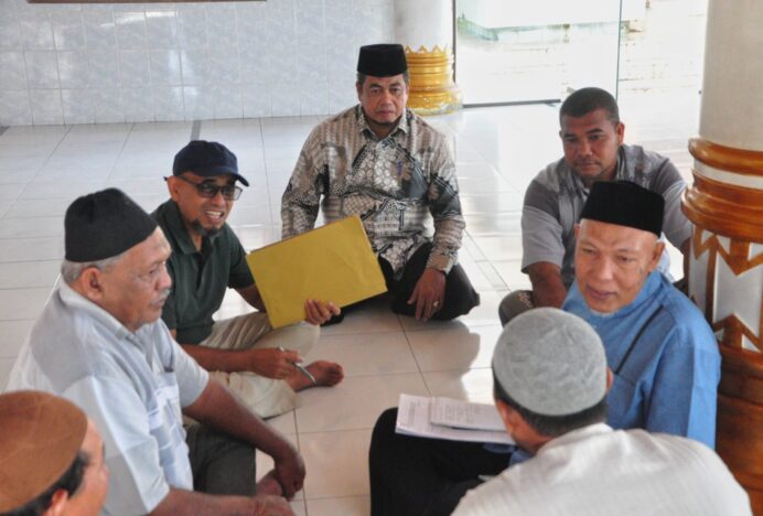 Pemkab Aceh Besar bersama DMI Aceh Nilai dan Bina Empat Masjid di Aceh Besar