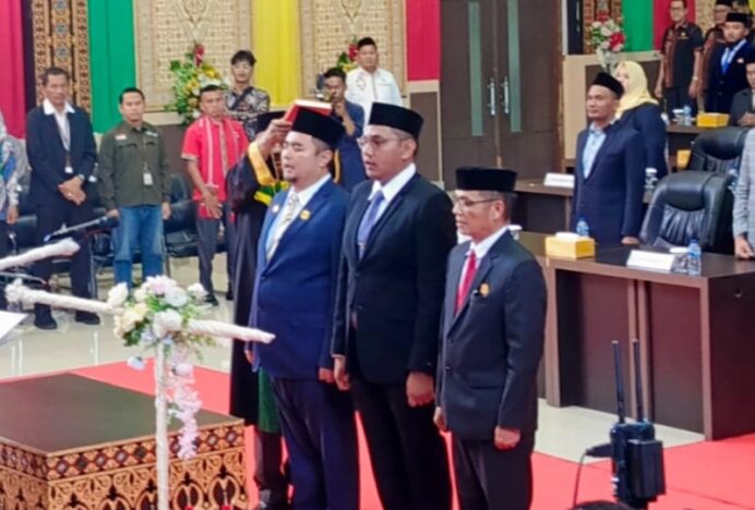 Pj Bupati Aceh Tenggara Hadiri Pelantikan Pimpinan DPRK Agara Masa Jabatan 2024-2029
