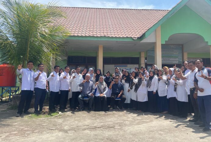 TIM Visitasi Badan Akreditasi Sekolah/Madrasah Kunjungi MIN 1 Aceh Singkil
