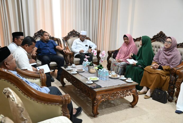 Disodor Program ‘Bunda Saweu Sikula’ Oleh BMOIWI, Pj Bupati Iswanto: Aceh Besar Telah Punya Program SPT