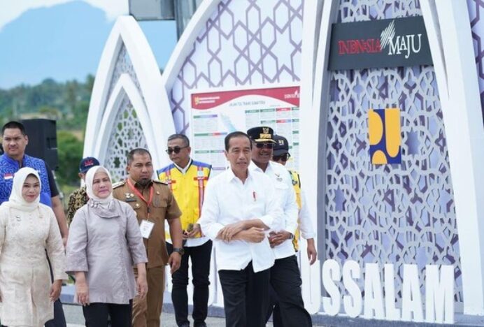 Presiden Joko Widodo Resmikan 24 Ruas Jalan dan Jembatan di Aceh