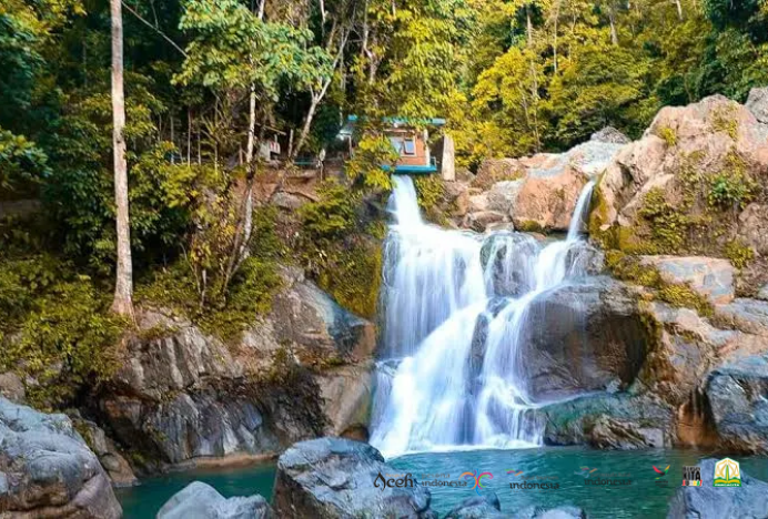 Destinasi Wisata Air Terjun Suhom di Aceh Besar