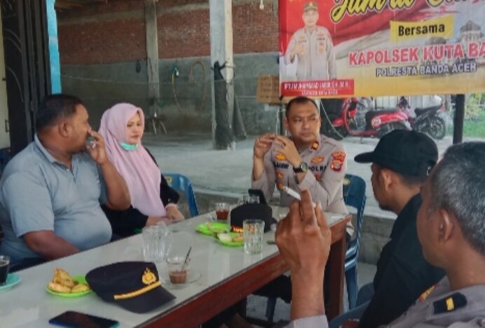 Melalui Jumat Curhat Kapolsek Kuta Baro Sharing Informasi  Terkait Pilkada