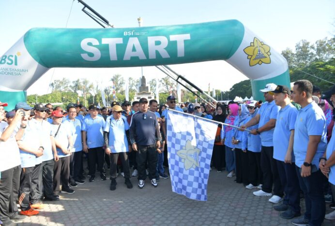 Pj Gubernur Aceh Lepas Jalan Santai dan Meriahkan Hari Keluarga USK ke-63