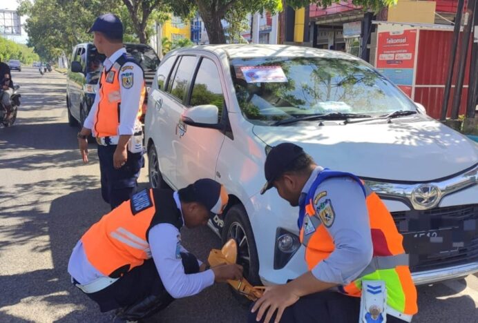 Dishub Kota Banda Aceh dan Satlantas Polresta Kembali Tertibkan Parkir Liar di Jalan Kakap