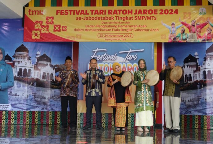 Buka Festival Tari Ratoh Jaroe Di Anjungan Aceh Taman Mini Indah Jakarta