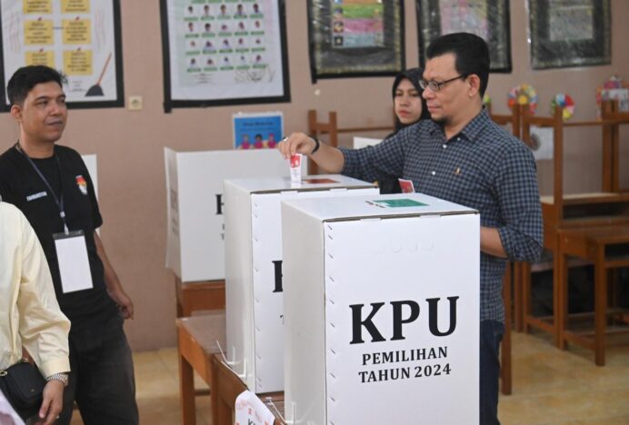 Wakil Ketua DPRK Banda Aceh Memilih di TPS 5 Gampong Illie Ulka