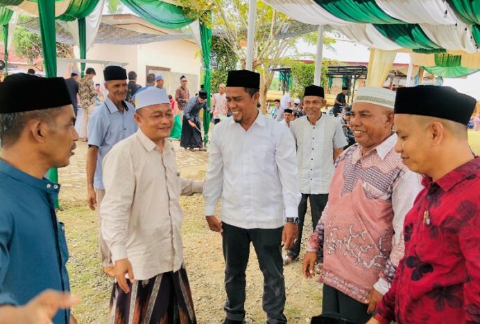 Kadisdik Dayah Aceh Besar Hadiri Maulid di Dayah Nidaul Fata