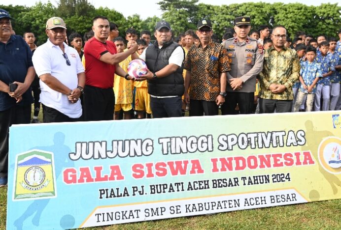 Pj Bupati Aceh Besar Buka Turnamen Gala Siswa 2024 Tingkat SMP di Peukan Bada